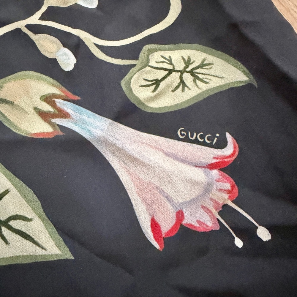 GUCCI SILK FLORAL PRINT BY KRIS KNIGHT BLOUSE T-SHIRT TOP TEE, Morning Glory M - Picture 2 of 7